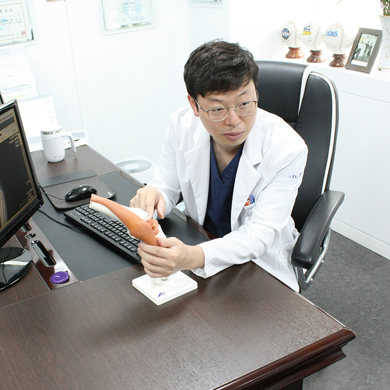 [메디컬투에디] 말기 관절염으로 인한 인공관절 수술…로봇 수술의 장점은